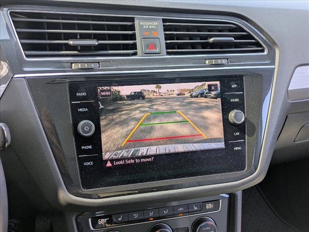 Used 2019 Volkswagen Tiguan SE w/ Panoramic Sunroof Package image 12