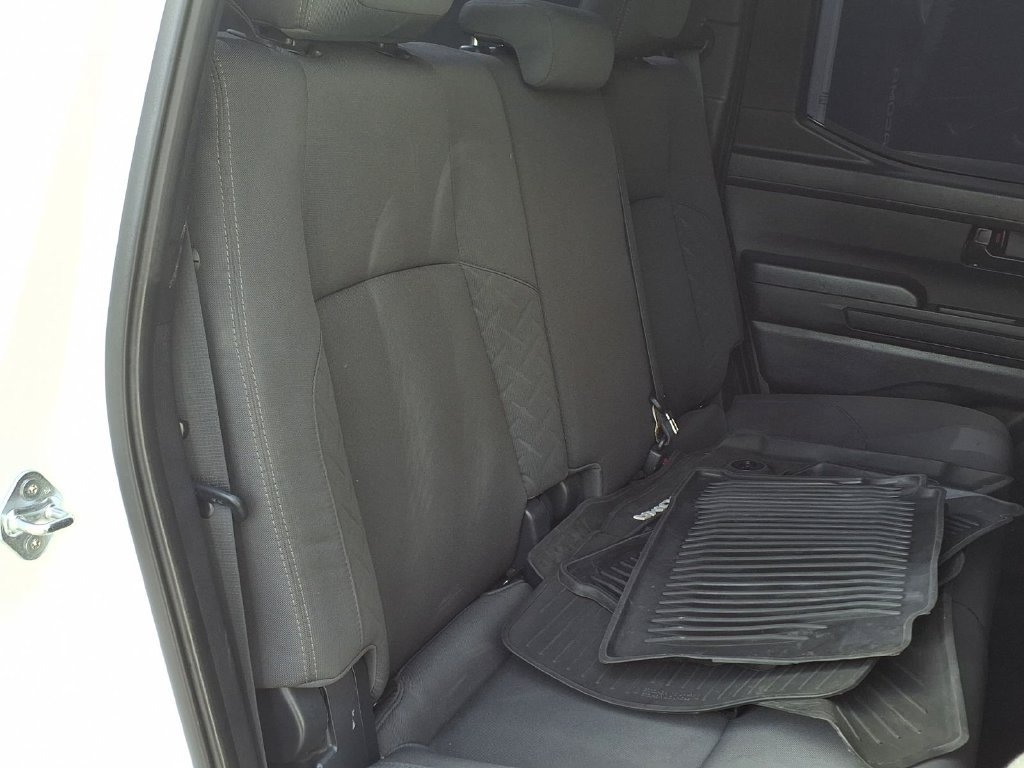Used 2025 Toyota Tacoma SR5 AWD/4WD image 32