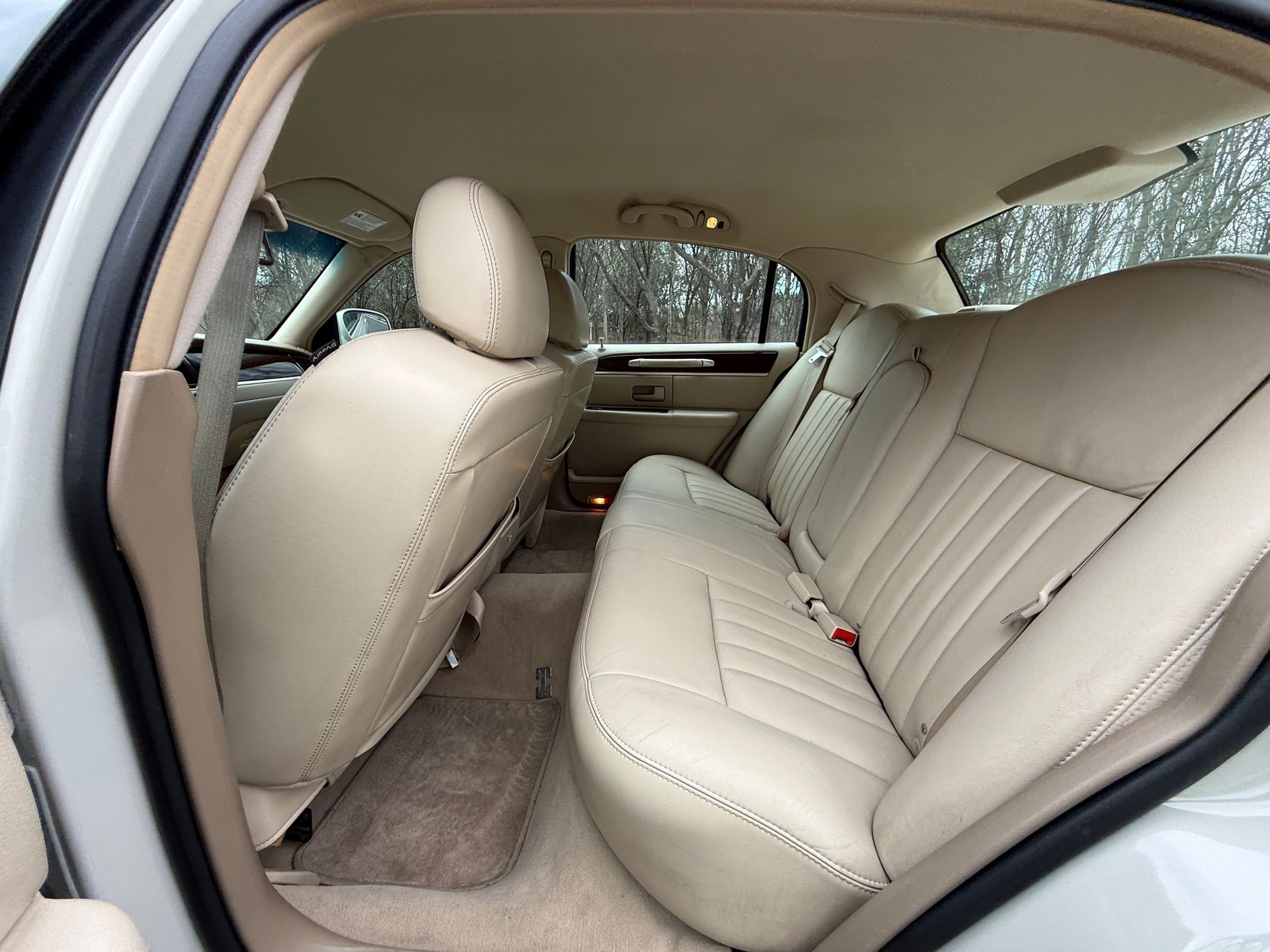 Used 2006 Lincoln Town Car Signature image 27