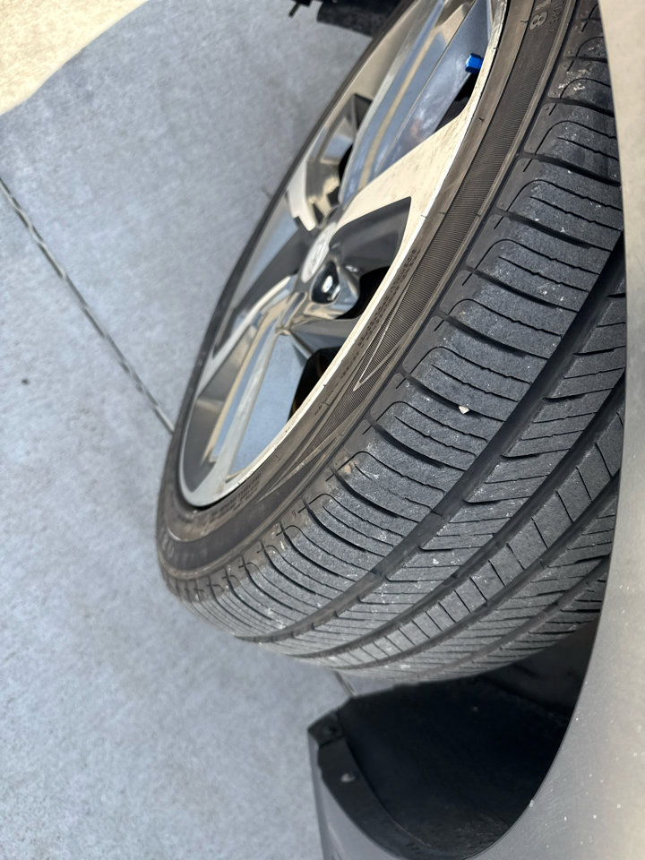 Used 2018 Hyundai Kona Limited image 2