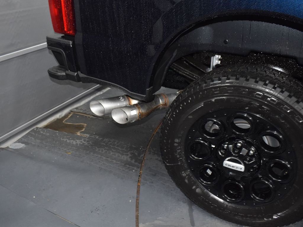 New 2025 Ford F350 Lariat w/ Black Appearance Package image 15