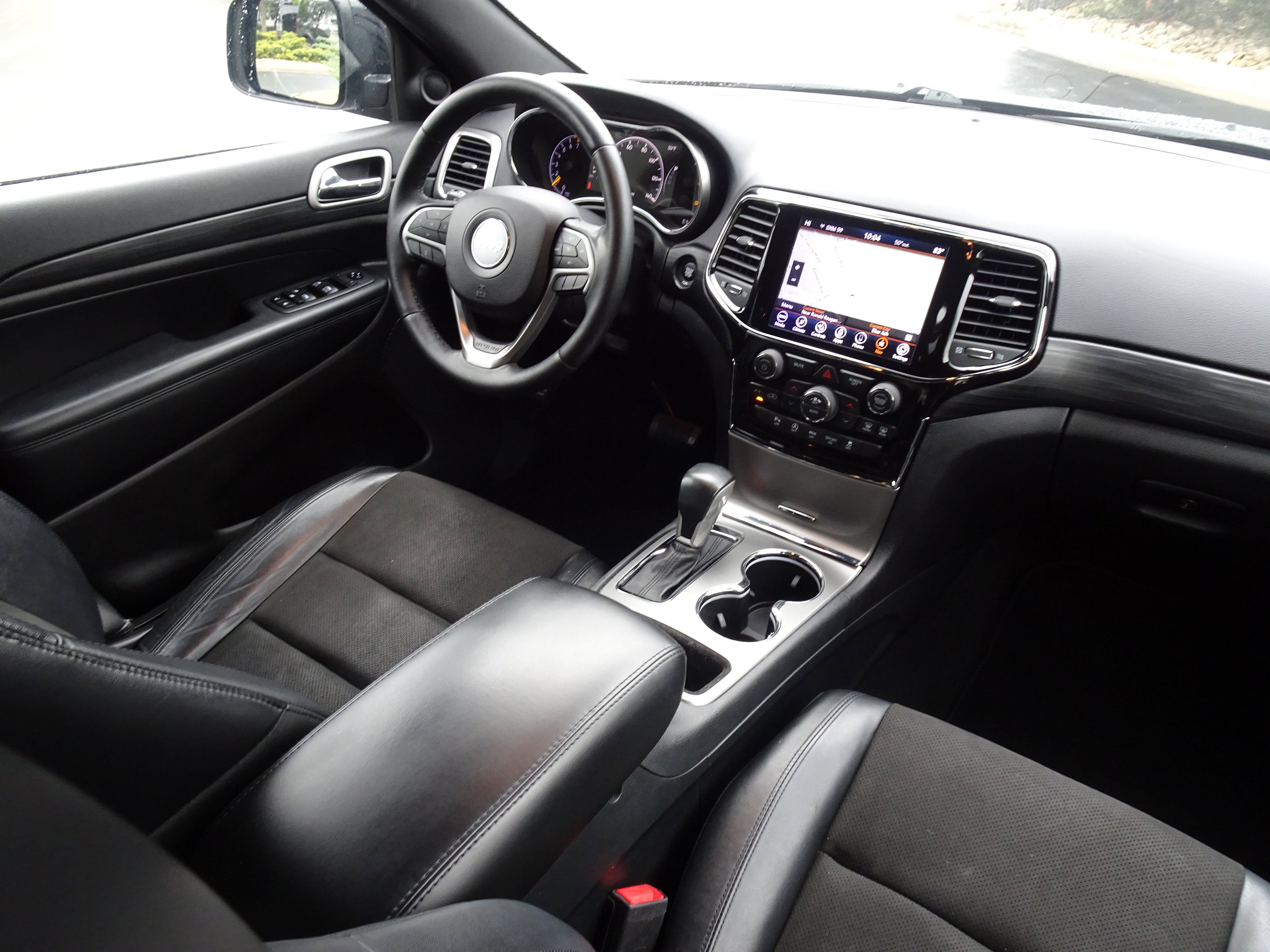 Used 2020 Jeep Grand Cherokee Altitude AWD/4WD image 25