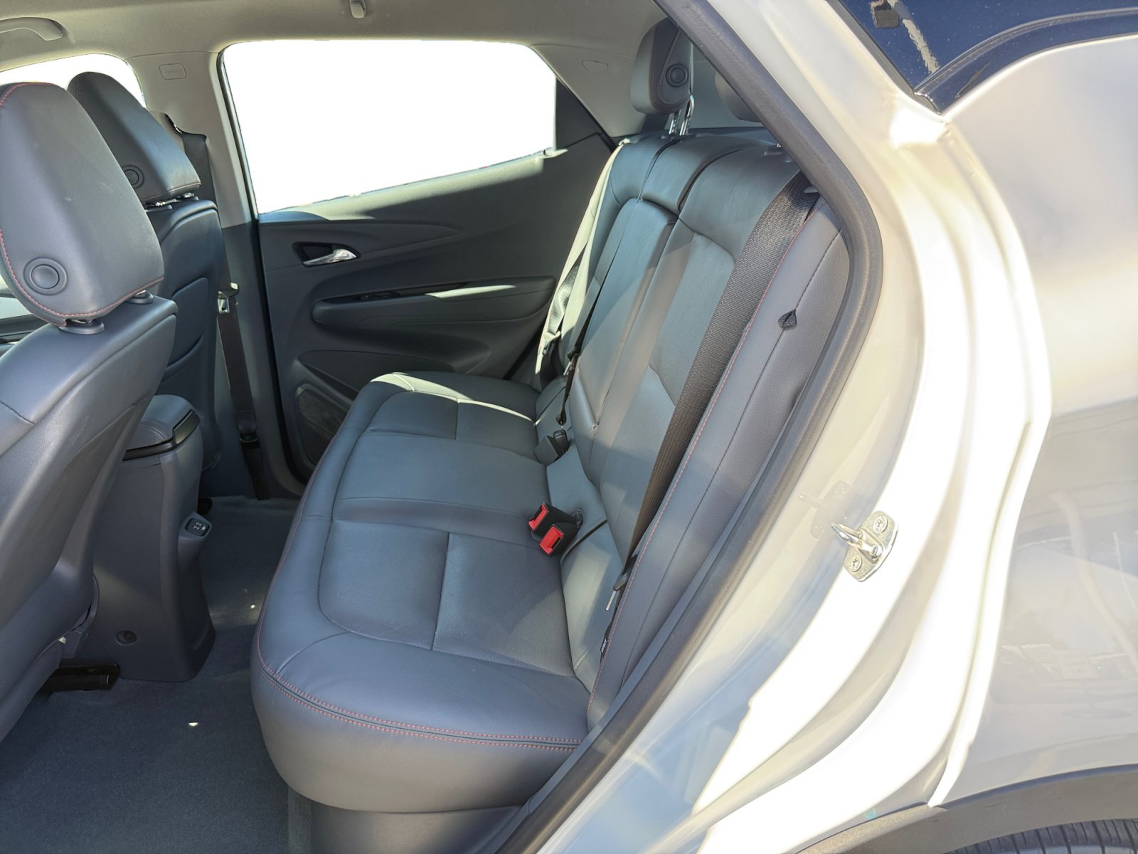 Used 2020 Chevrolet Bolt Premier w/ Infotainment Package FWD image 16