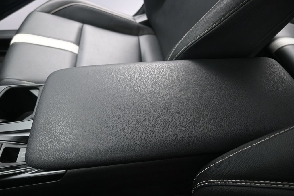 Used 2025 Toyota Camry SE FWD image 33