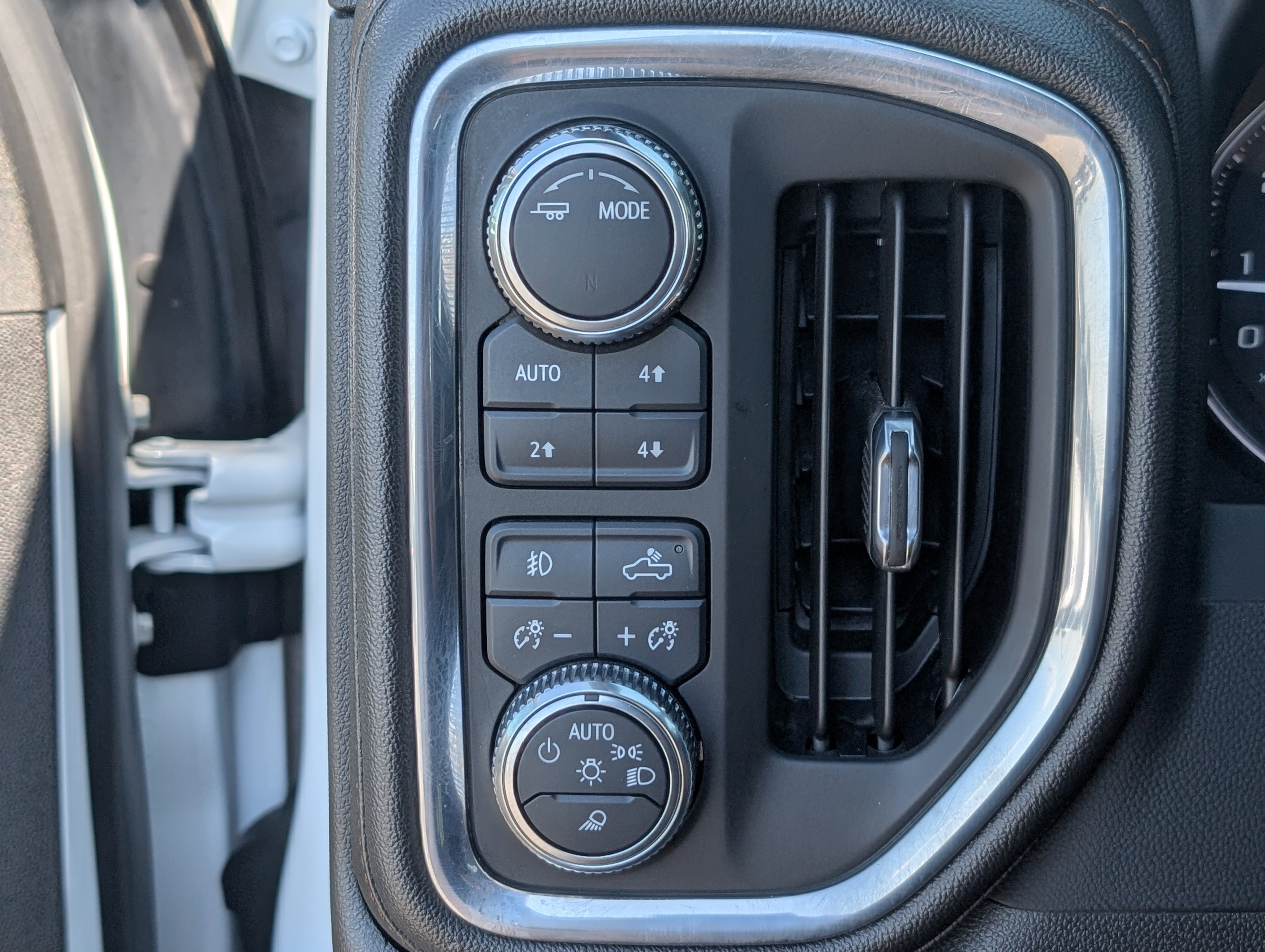 Used 2022 GMC Sierra 2500 AT4 w/ AT4 Preferred Package AWD/4WD image 25