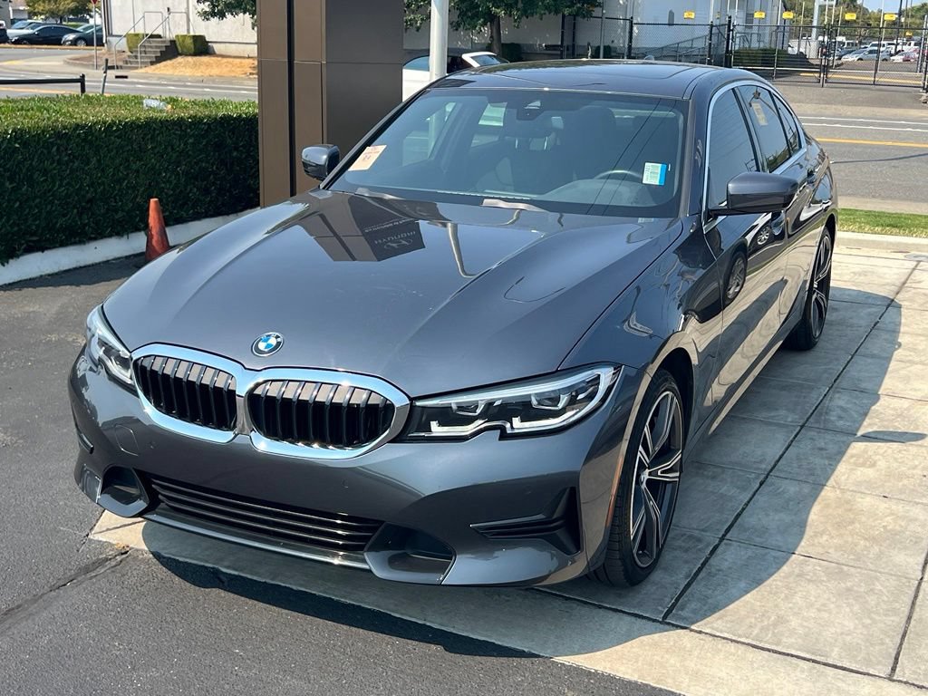 Used 2021 BMW 330i xDrive Sedan w/ Driving Assistance Package AWD/4WD image 3