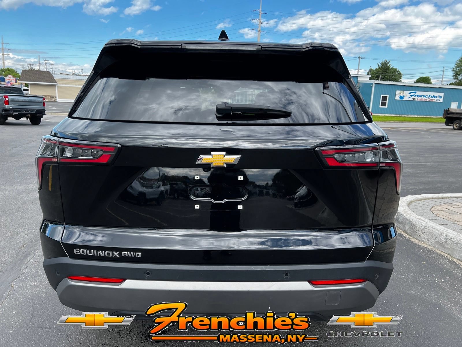 Used 2025 Chevrolet Equinox LT AWD/4WD image 4