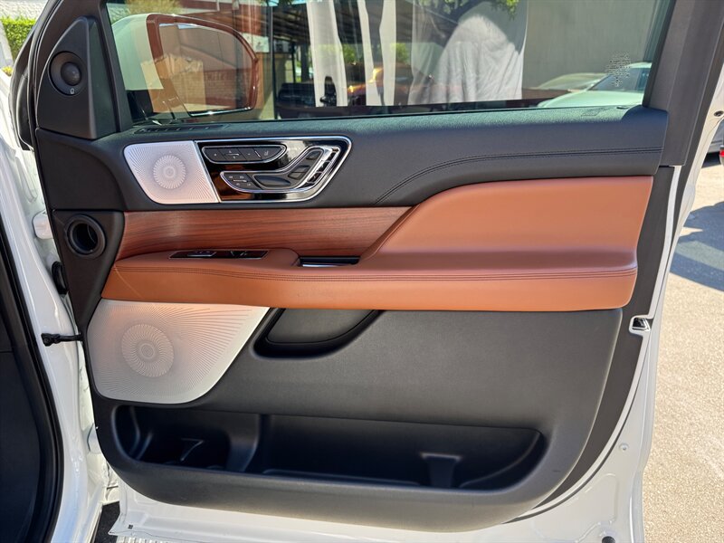 Used 2021 Lincoln Navigator L Reserve AWD/4WD image 48