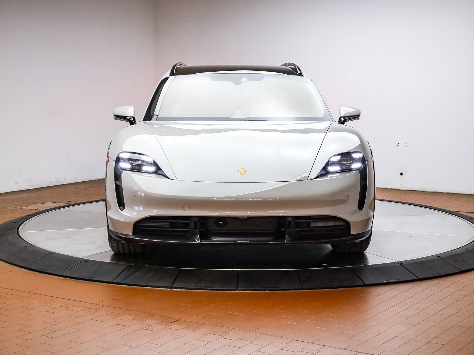 Certified 2023 Porsche Taycan Turbo S AWD/4WD image 30