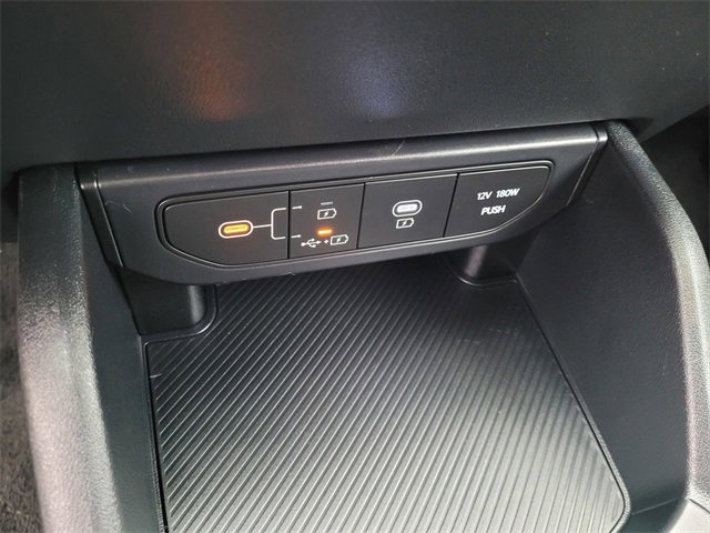 Used 2025 Kia K4 LXS image 13