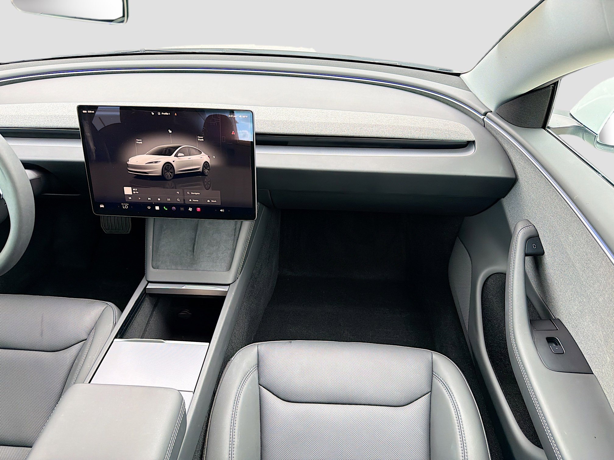 Used 2024 Tesla Model 3 Standard Range image 18