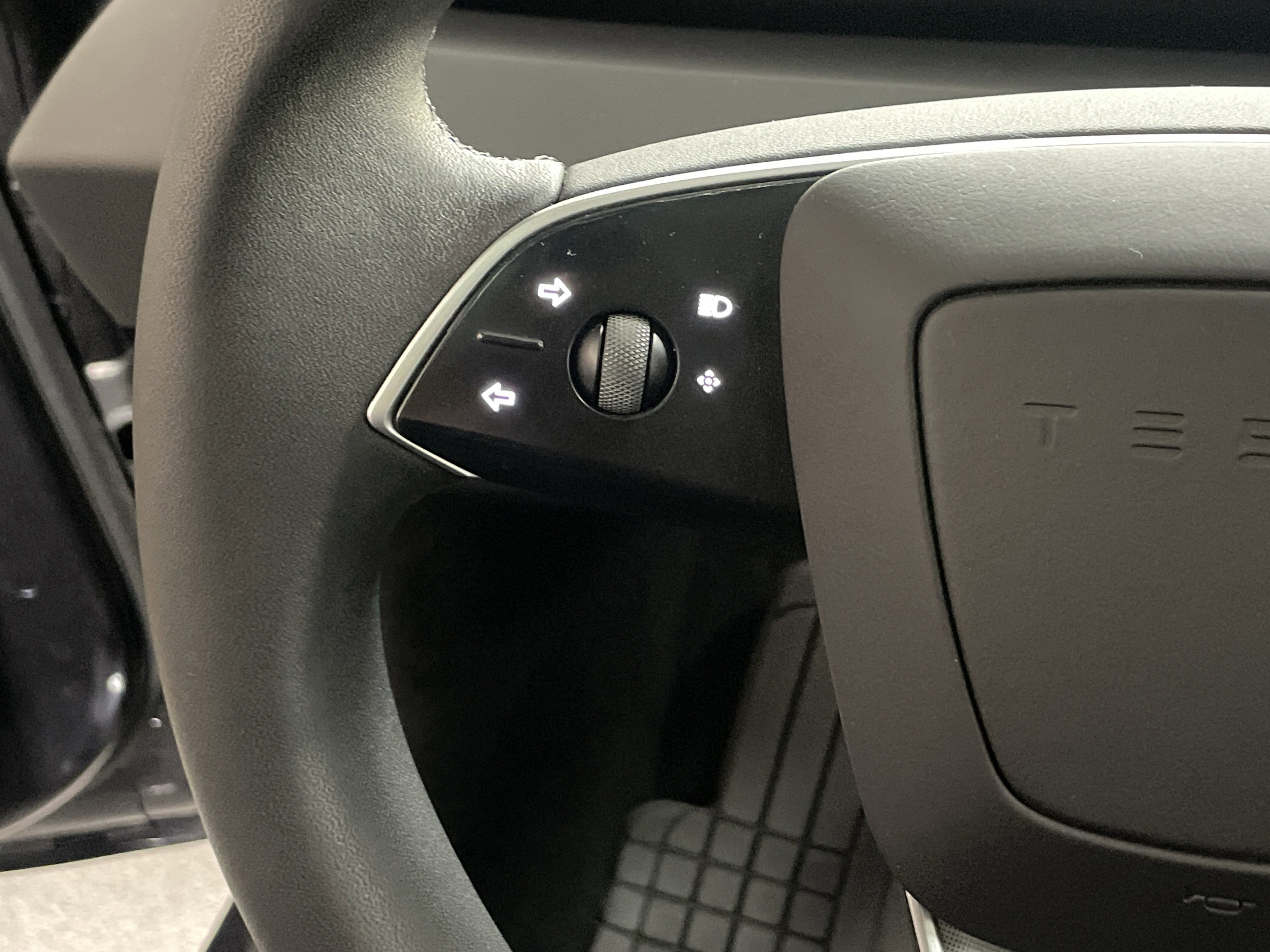 Used 2024 Tesla Model 3 image 19