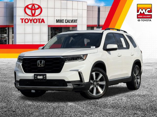 Used 2023 Honda Pilot Touring image 1