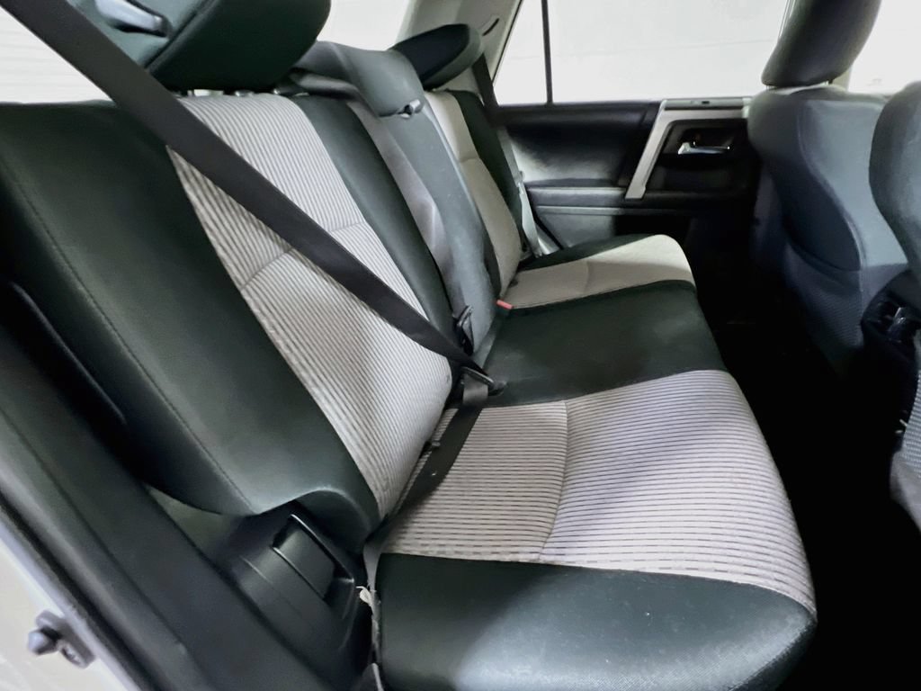 Used 2018 Toyota 4Runner SR5 AWD/4WD image 23