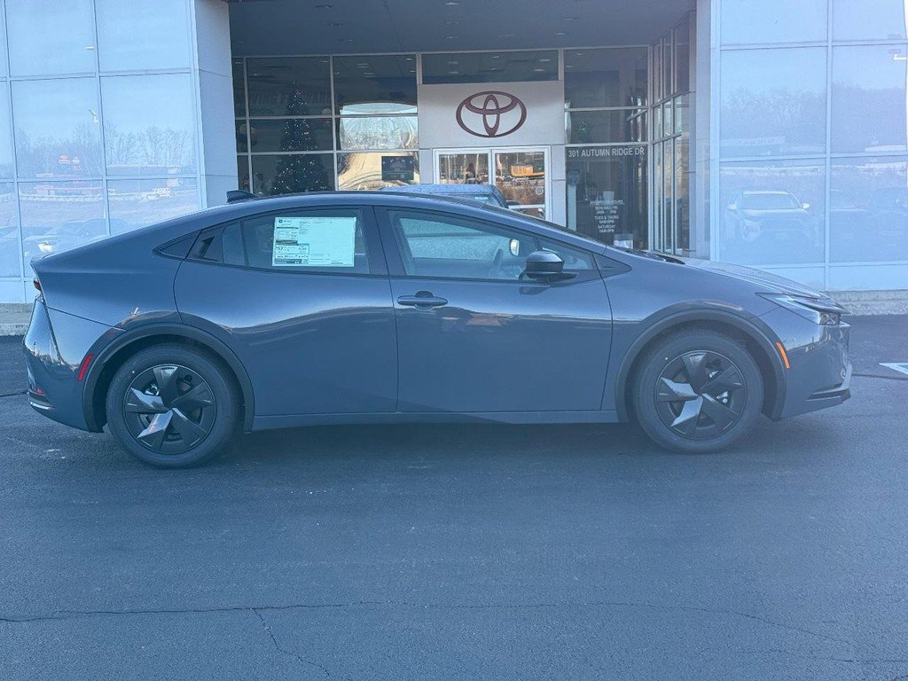New 2026 Toyota Prius LE image 2