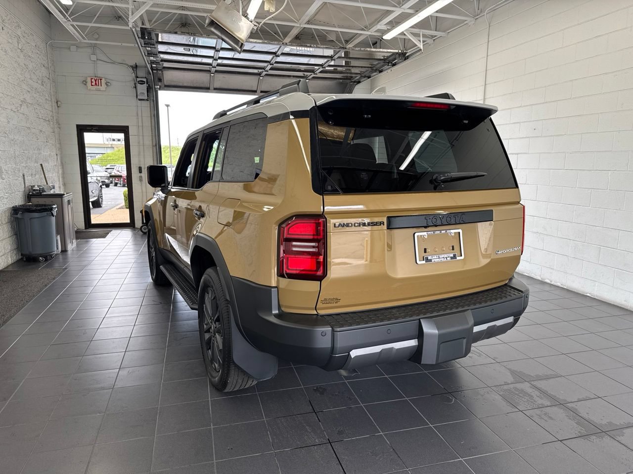 Certified 2025 Toyota Land Cruiser w/ Premium Package AWD/4WD image 6