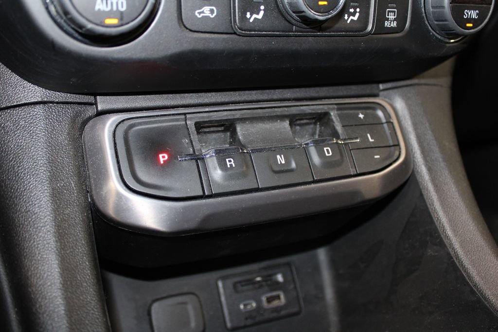 Used 2023 GMC Acadia AT4 w/ Preferred Package image 33