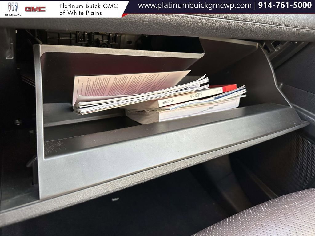 Used 2022 Toyota Sienna Platinum image 34