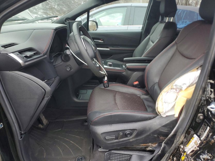 Used 2025 Toyota Sienna XSE w/ XSE Premium Package image 5