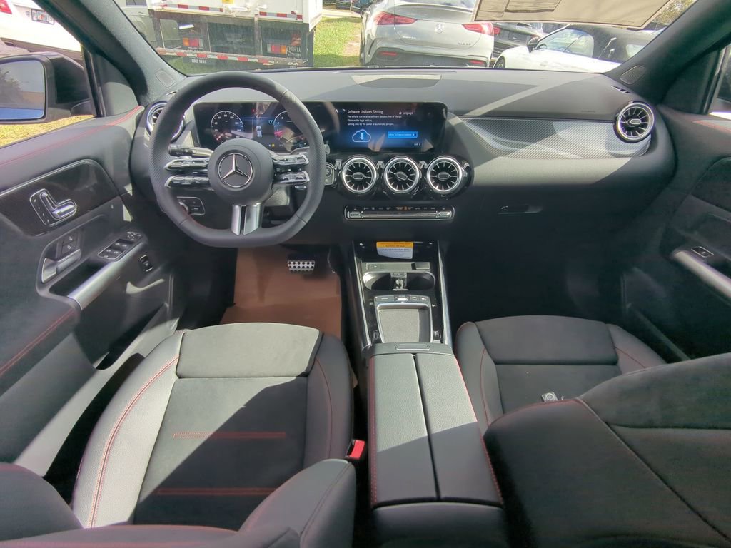 Used 2025 Mercedes-Benz GLA 250 image 2