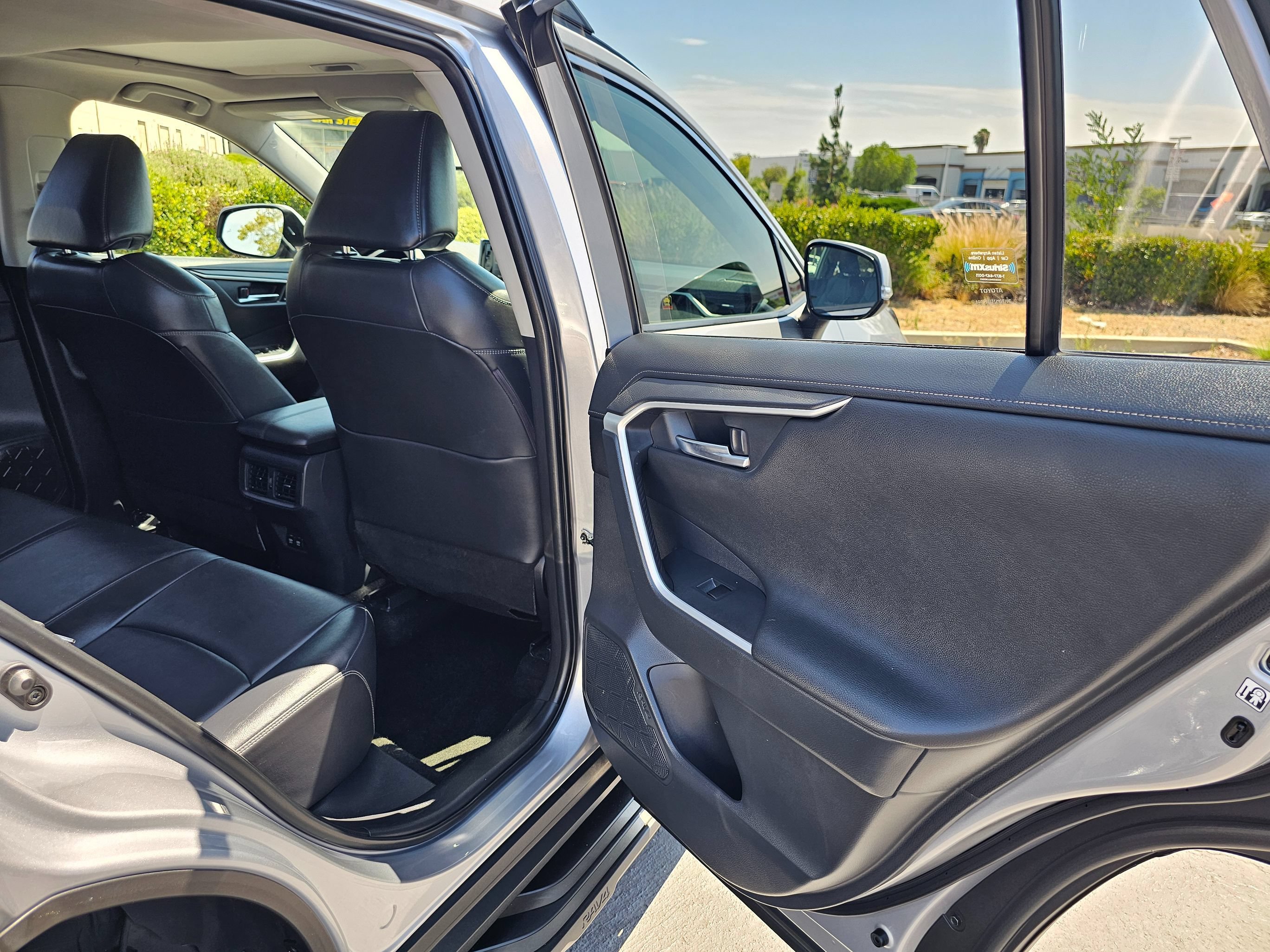 Used 2019 Toyota RAV4 Limited w/ Carpet Mat Package FWD image 29
