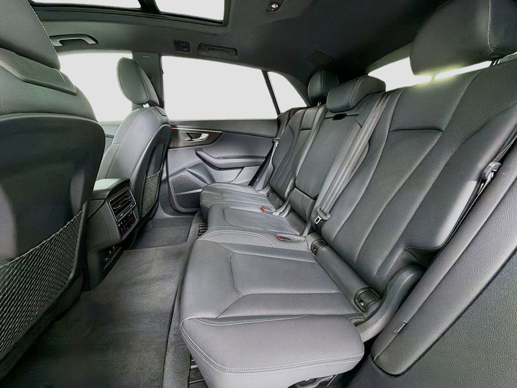 Used 2023 Audi Q8 Prestige image 27