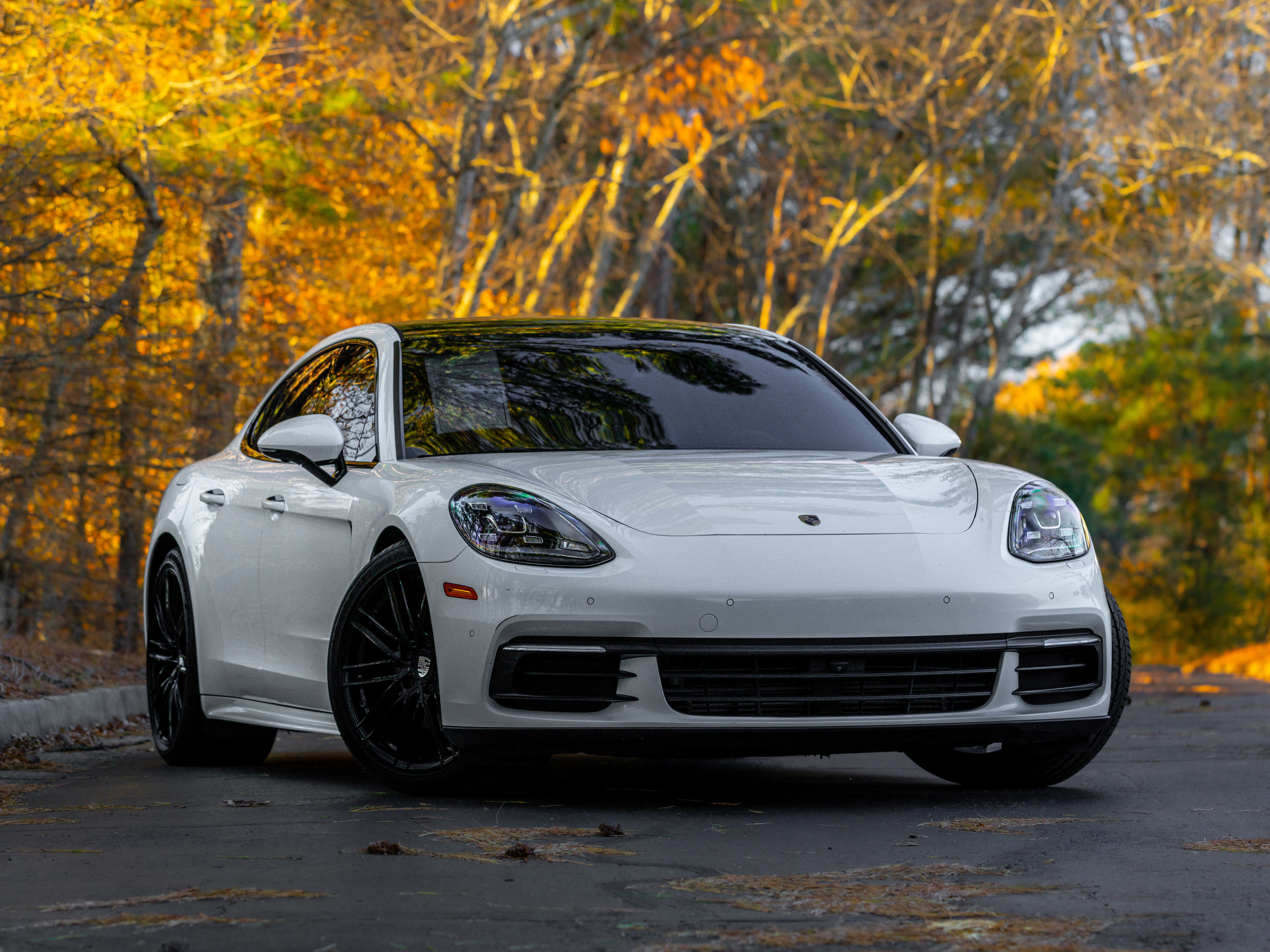 Used 2017 Porsche Panamera image 1