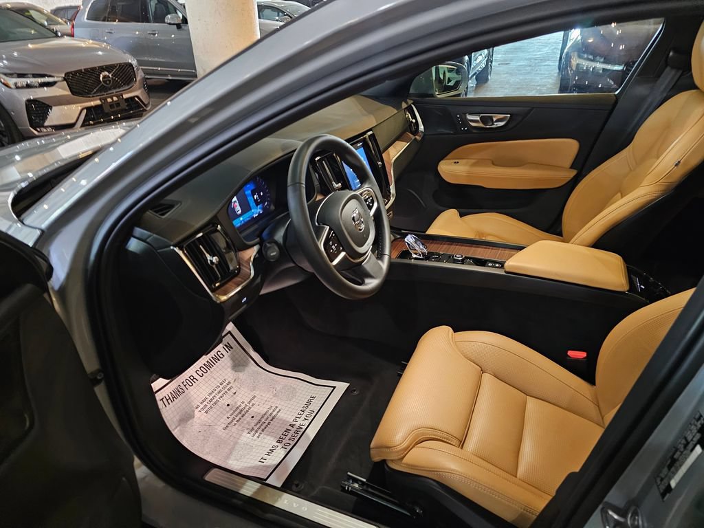 Certified 2025 Volvo V60 B5 Cross Country Ultra AWD/4WD image 16