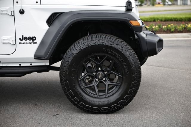 Used 2020 Jeep Gladiator Sport w/ Quick Order Package 24S AWD/4WD image 15