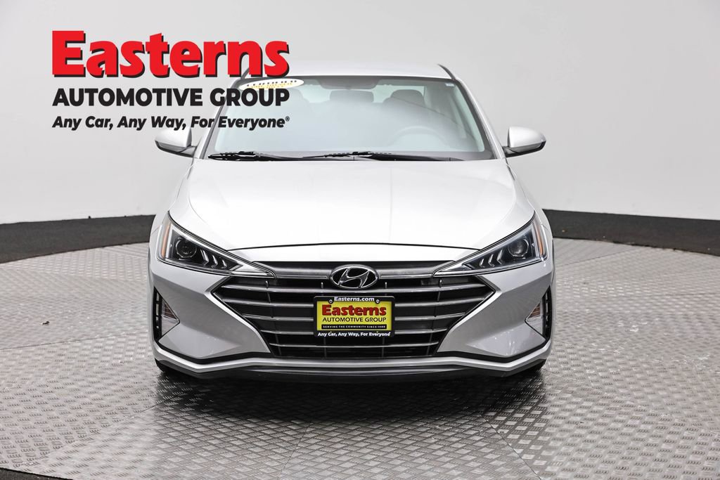 Used 2019 Hyundai Elantra SE w/ Cargo Package FWD image 2