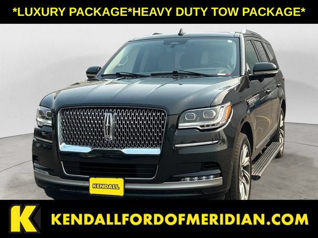Used 2023 Lincoln Navigator Reserve AWD/4WD image 1