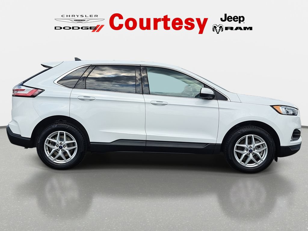 Used 2022 Ford Edge SEL w/ Convenience Package AWD/4WD image 3