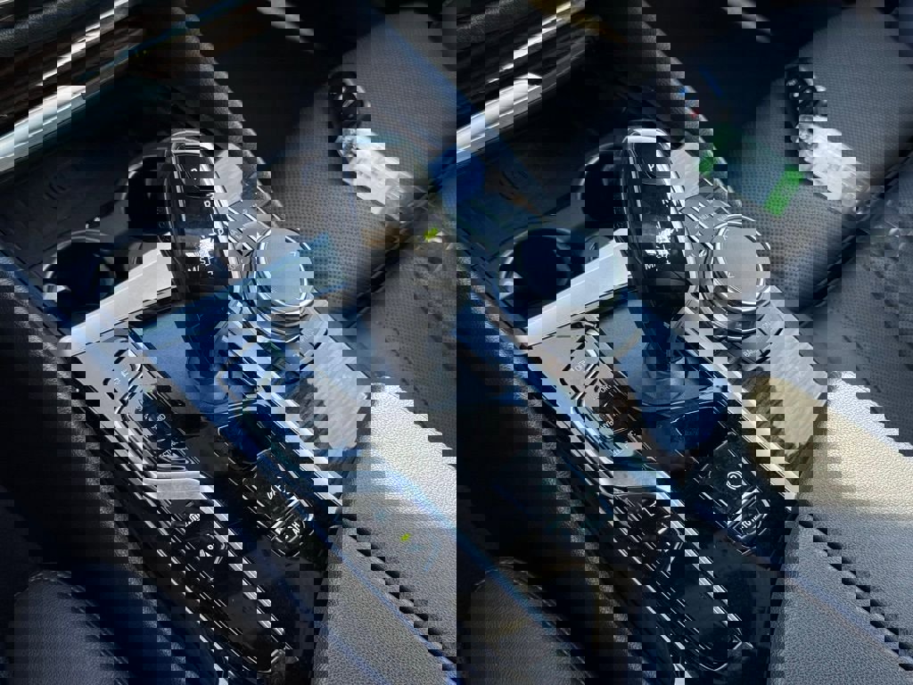 Used 2023 BMW 530e image 34