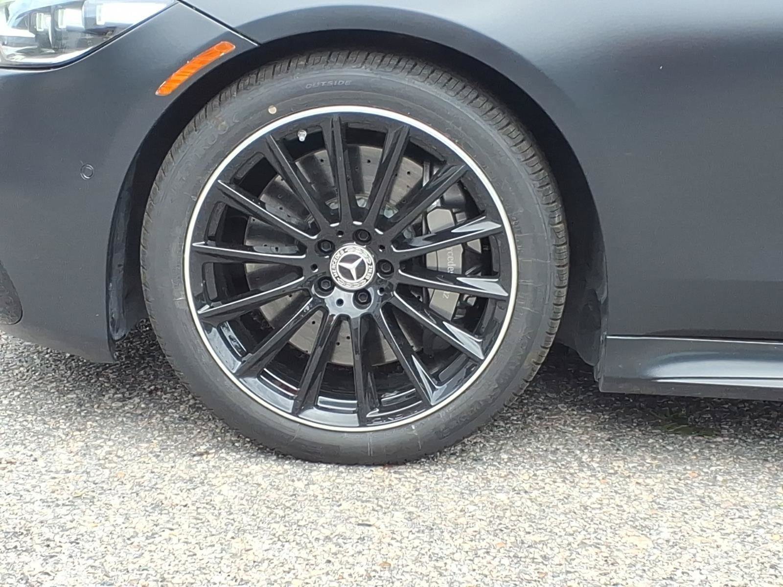Used 2022 Mercedes-Benz S 580 4MATIC Sedan w/ AMG Line Package image 9