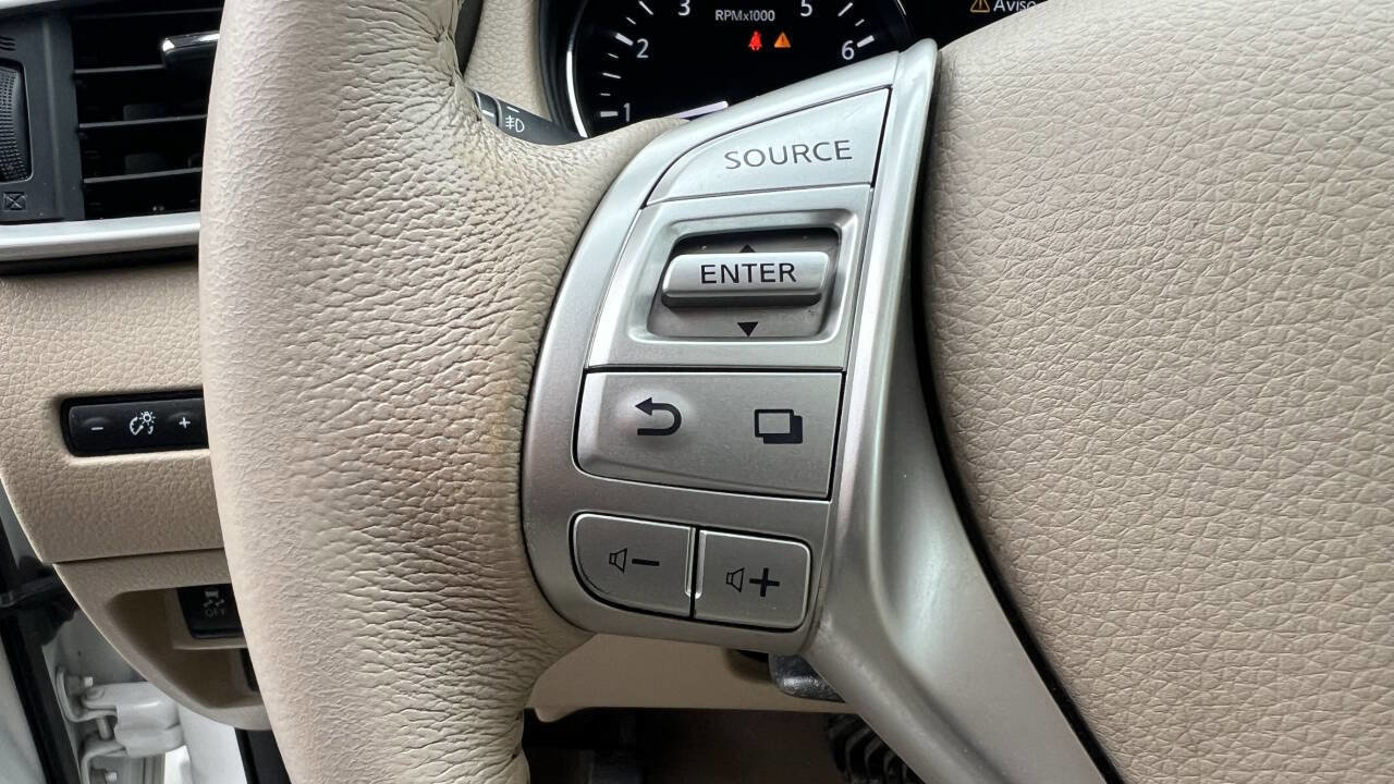 Used 2015 Nissan Rogue SL w/ SL Premium Package image 16