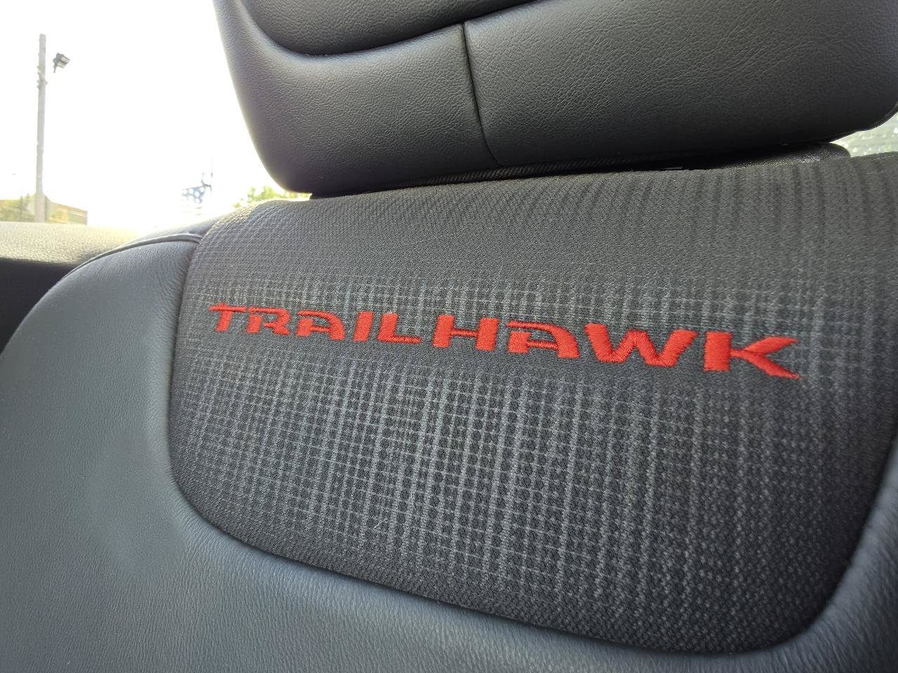 Used 2015 Jeep Cherokee Trailhawk w/ Cold Weather Group AWD/4WD image 40