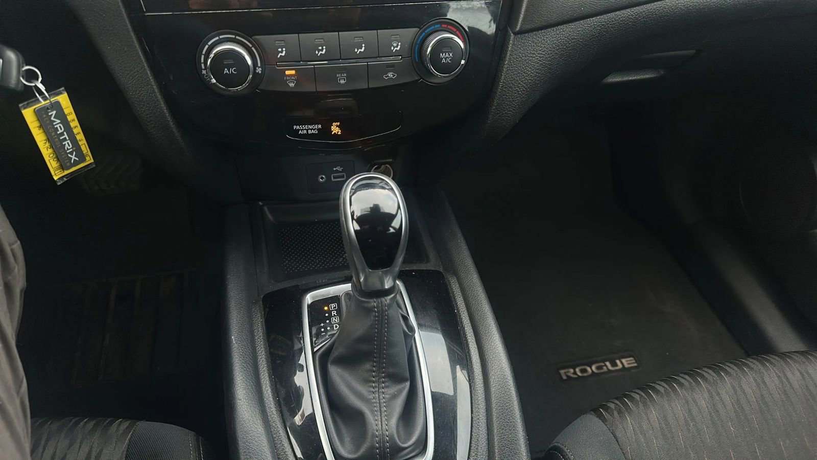 Used 2020 Nissan Rogue S FWD image 24
