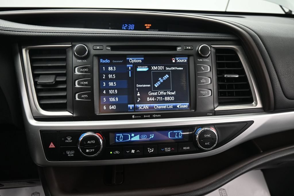 Used 2016 Toyota Highlander Plus AWD/4WD image 24