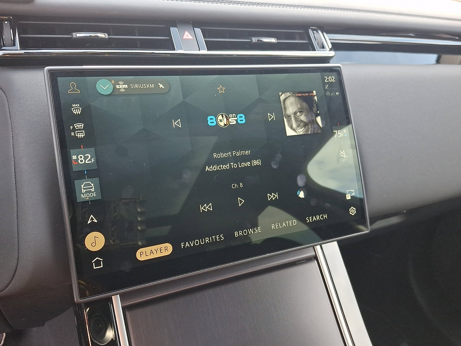 Used 2026 Land Rover Range Rover Velar Dynamic SE image 18