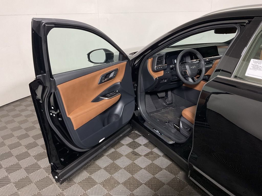 New 2025 Toyota Crown Signia image 18