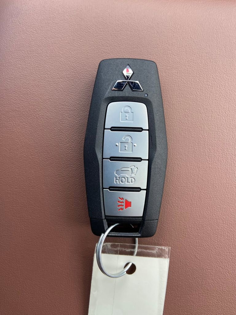 New 2026 Mitsubishi Outlander SEL image 41