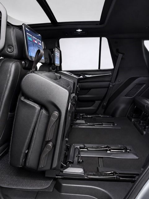 Used 2024 GMC Yukon Denali w/ Advanced Technology Package AWD/4WD image 22