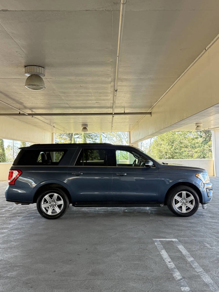 Used 2018 Ford Expedition Max XLT image 19