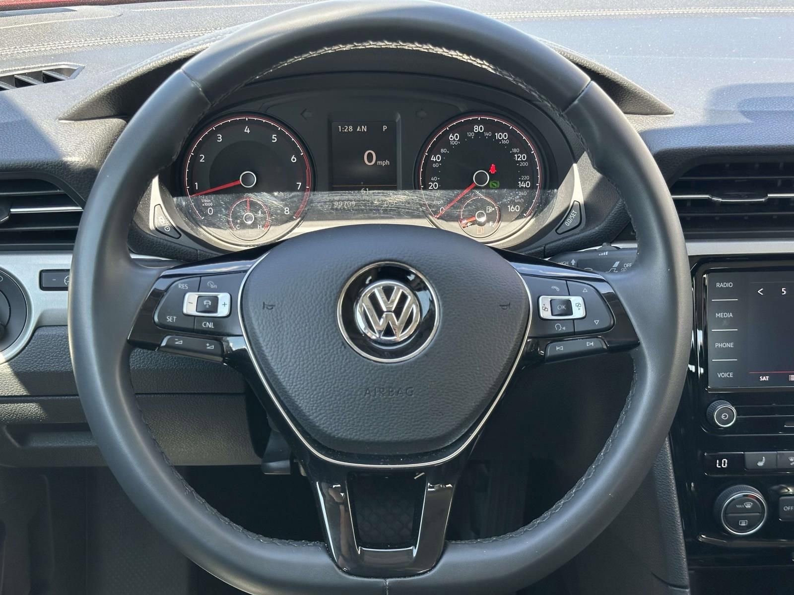 Used 2022 Volkswagen Passat 2.0T SE image 22