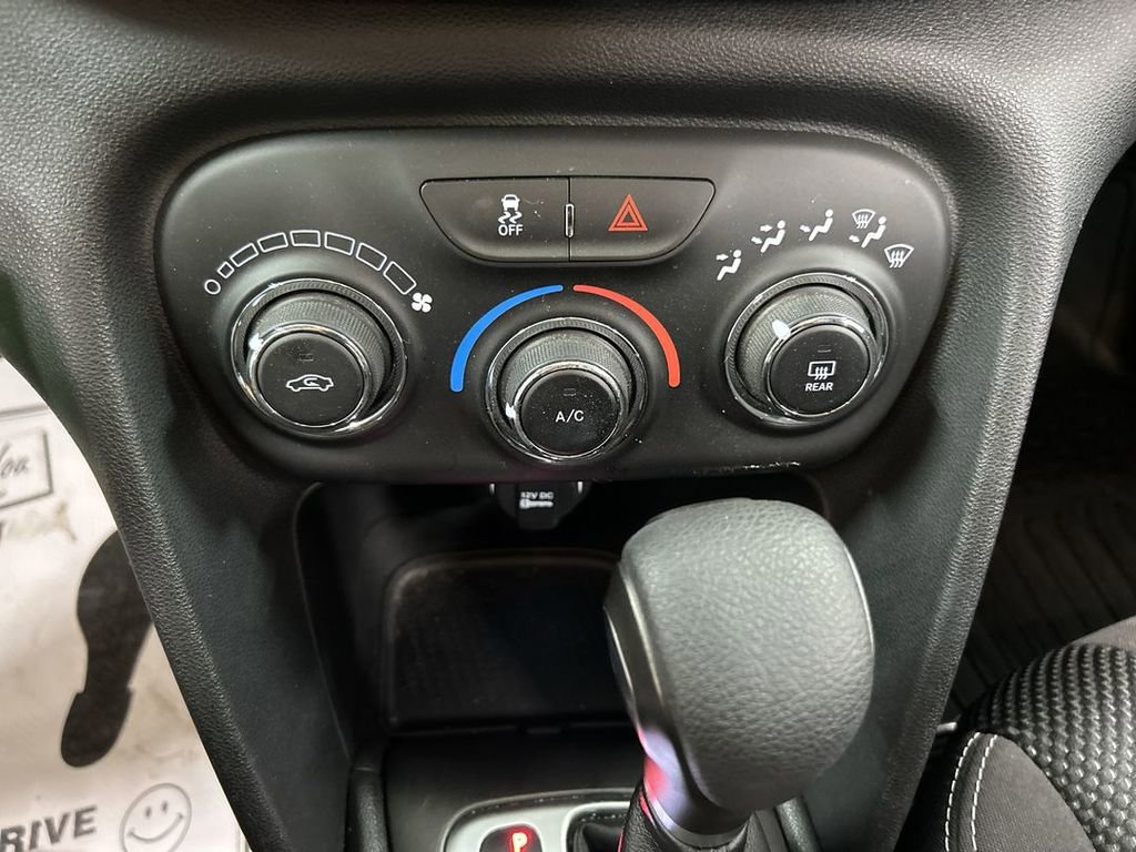 Used 2016 Dodge Dart SXT FWD image 15