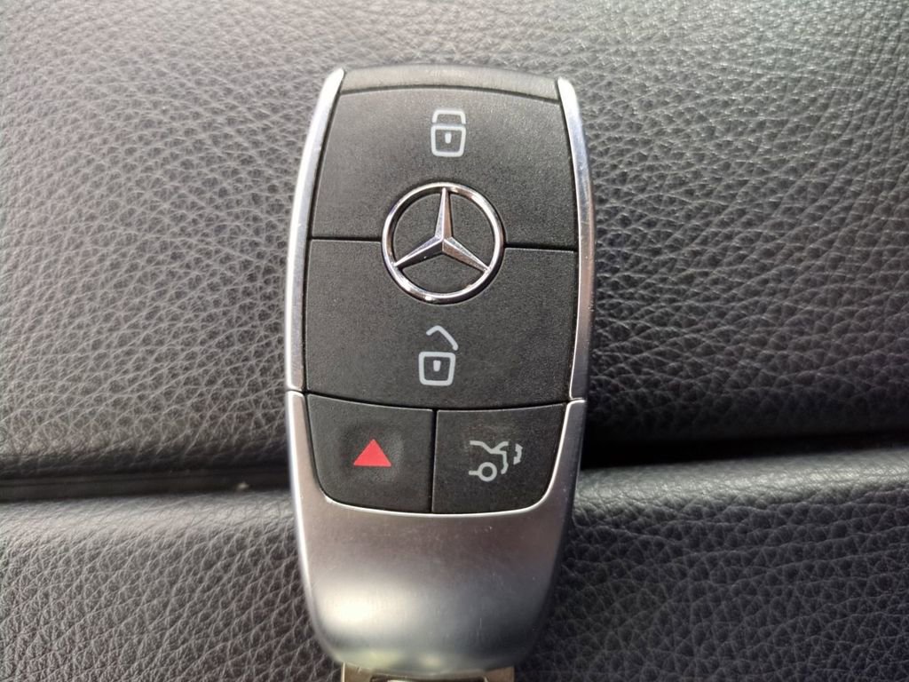 Used 2024 Mercedes-Benz GLE 350 4MATIC w/ 3rd Row Seat Package image 38