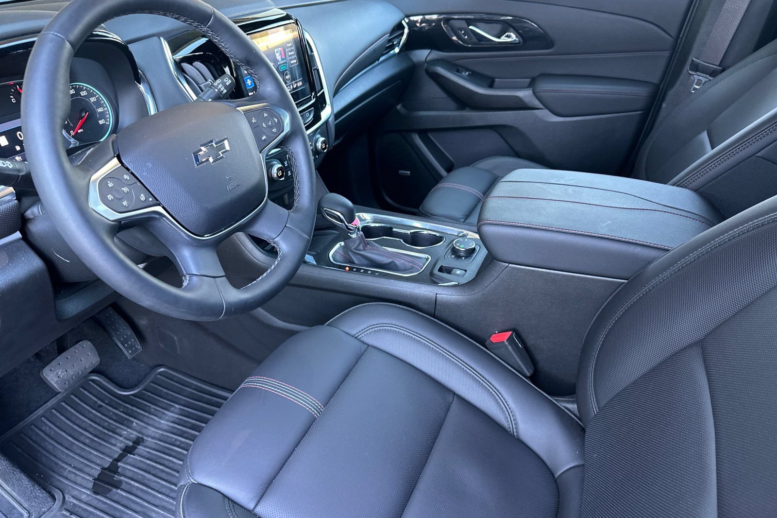 Used 2023 Chevrolet Traverse RS AWD/4WD image 9