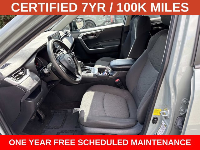 Used 2021 Toyota RAV4 XLE w/ Carpet Mat Package (TMS) AWD/4WD image 14