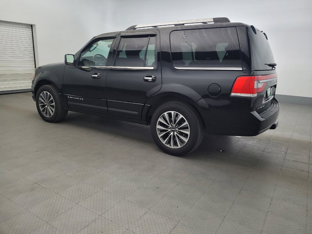 Used 2017 Lincoln Navigator Select AWD/4WD image 3