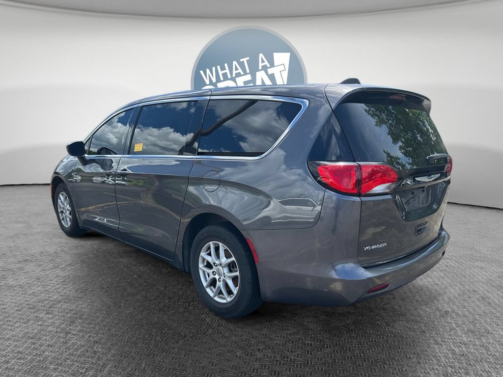 Certified 2023 Chrysler Voyager LX FWD image 6